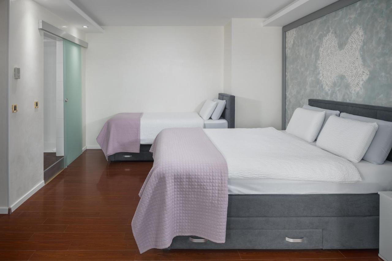 Superior Triple Room Balcony partial Sea View